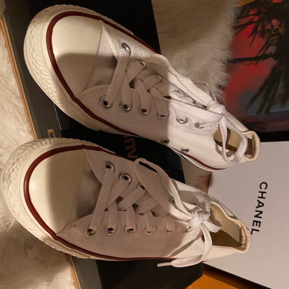 White low top converse
